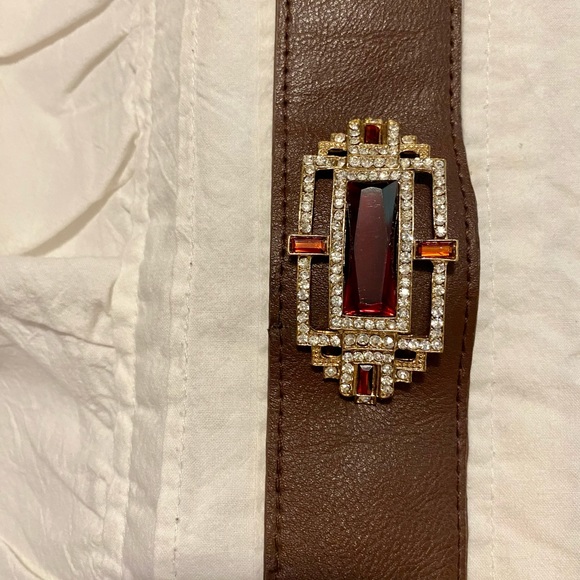 Gorgeous chocolate colored wrist cuff with layered stones - Picture 5 of 10